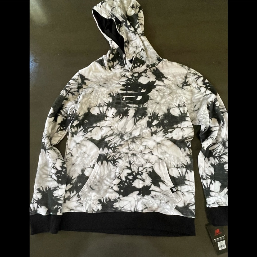 boys new balance hoodie (marble tie-dye)